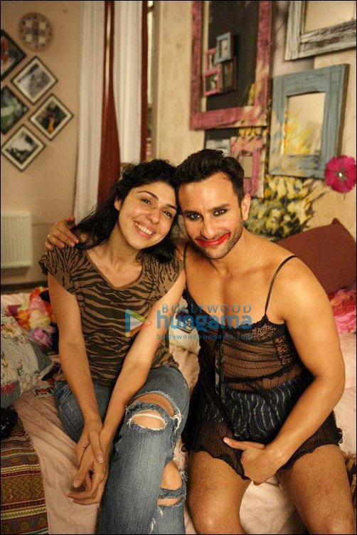 sachin and babi light blue dress Bollywood actress Deepika Padukon at award function!  Fashion Ka Fatka