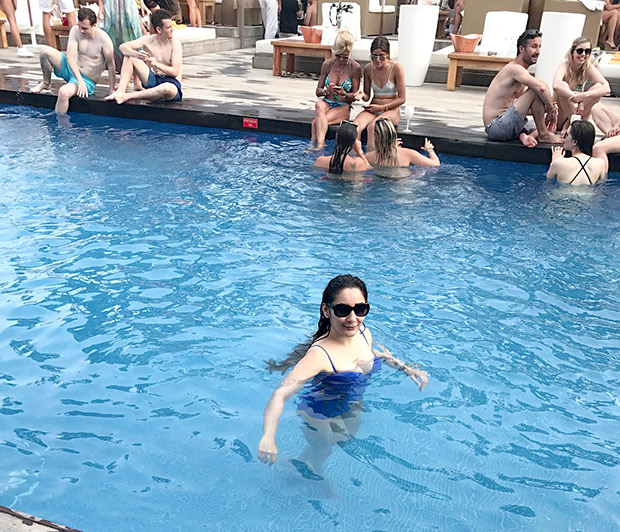 Maanyata Dutt poses in a swimsuit by the pool and it is sexy as hell (2)