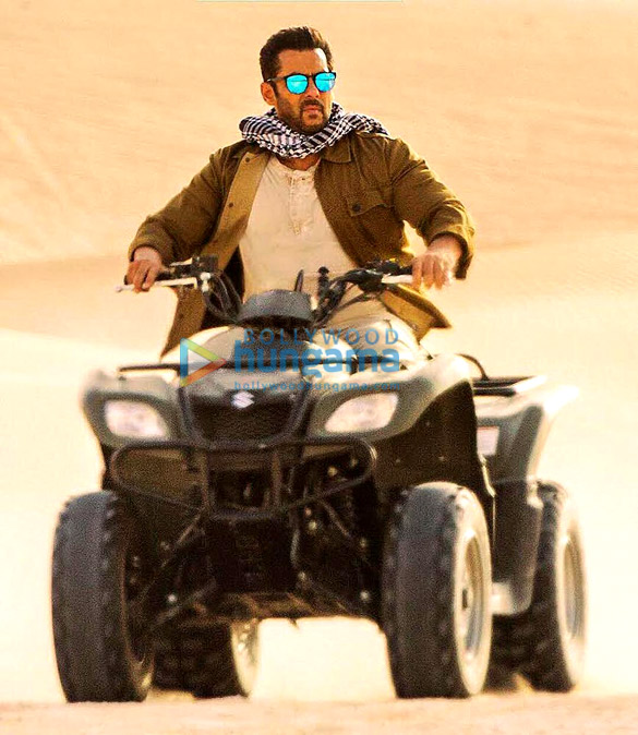  Tiger Zinda Hai: Check out Salman Khan riding quad bike in Abu Dhabi’s Liwa Desert like a boss! 