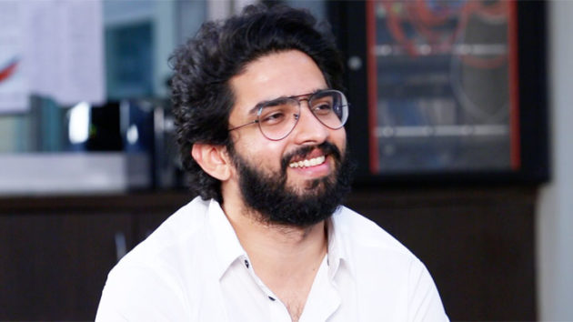amaal mallik jumped on song ghar se nikalte hi with the amaal mallik jumped on song ghar se nikalte hi with the