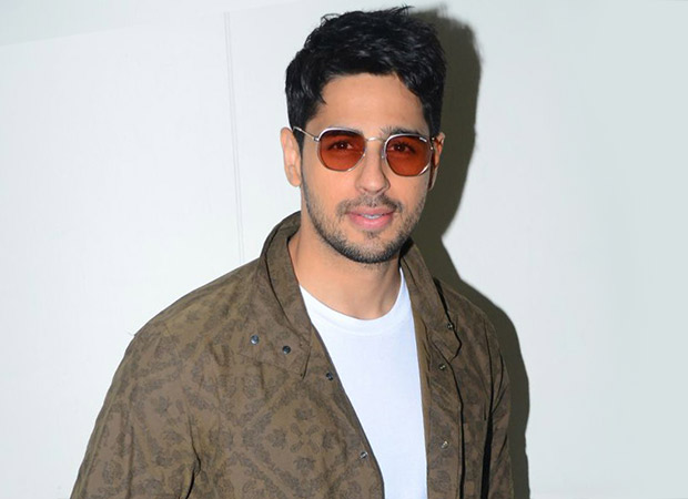 Sidharth Malhotra BATS for animal safety, WRITES a letter to Prime Minister Narendra Modi Sidharth Malhotra BATS for animal safety, WRITES a letter to Prime Minister Narendra Modi