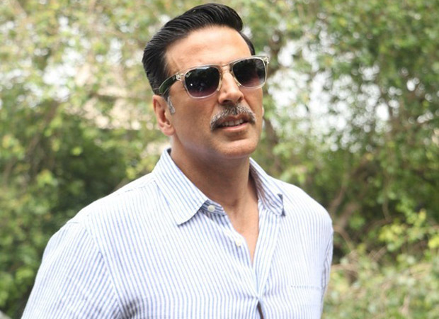 Akshay Kumar donates Rs. 5 lakhs to acid attack survivor Laxmi Agarwal Akshay Kumar donates Rs. 5 lakhs to acid attack survivor Laxmi Agarwal