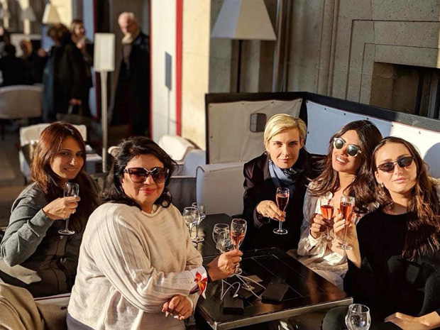 Priyanka Chopra shuttles between Delhi and Paris and this is the reason! Priyanka Chopra shuttles between Delhi and Paris and this is the reason!