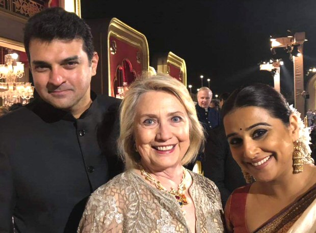 When Vidya Balan clicked a precious picture with Hillary Clinton, thanks to Smriti Irani When Vidya Balan clicked a precious picture with Hillary Clinton, thanks to Smriti Irani