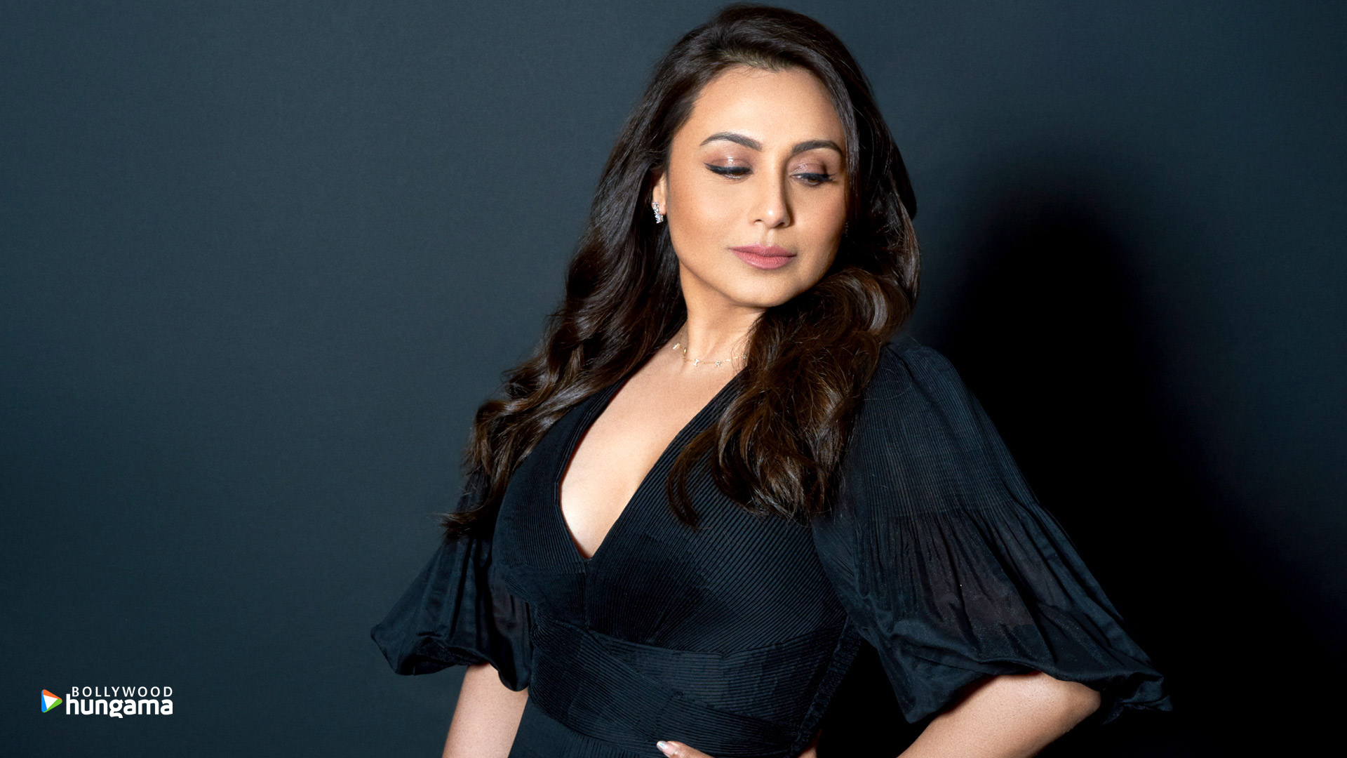 Rani Mukerji Wallpapers | rani-mukerji-2-43 - Bollywood Hungama