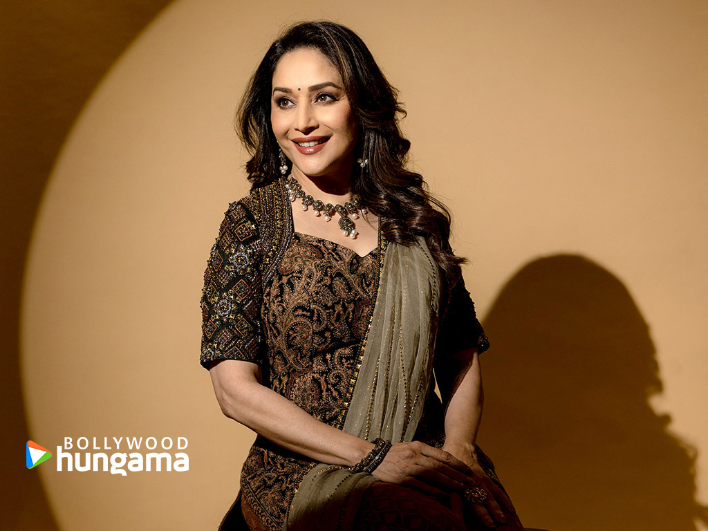Madhuri Dixit Wallpapers | madhuri-dixit-7 - Bollywood Hungama