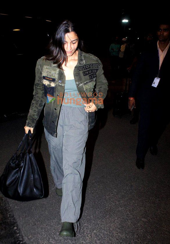 Photos: Alia Bhatt snapped at the airport