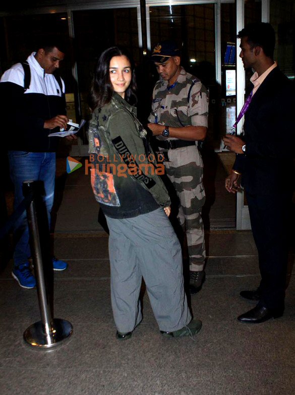 Photos: Alia Bhatt snapped at the airport