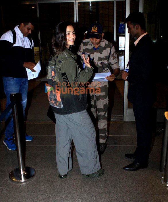Photos: Alia Bhatt snapped at the airport