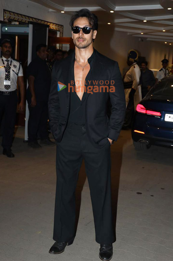Photos: Celebs attend Mayyank Taandon and Mayuri Soni’s wedding reception
