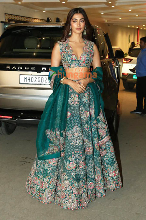 Photos: Celebs attend Mayyank Taandon and Mayuri Soni’s wedding reception