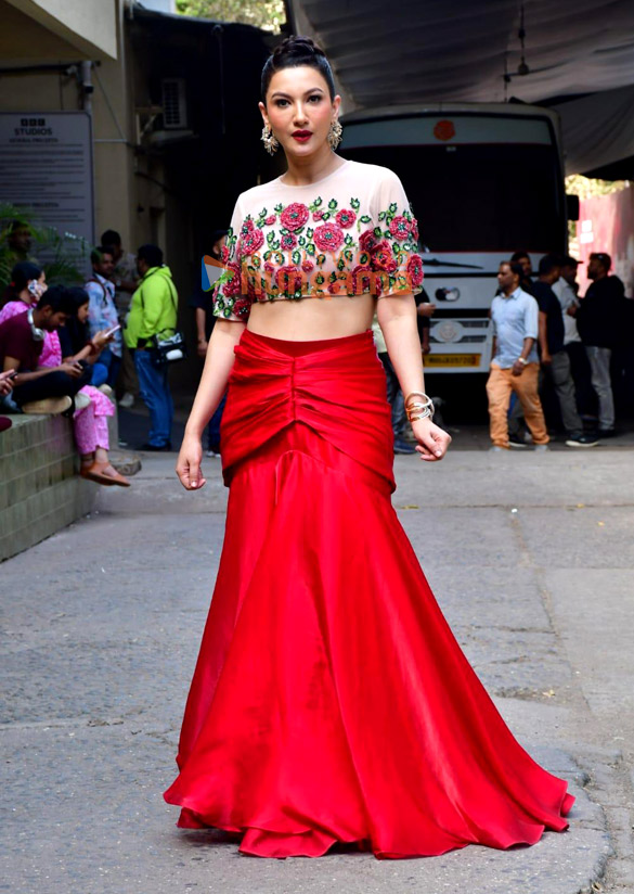 Photos: Guru Randhawa, Saiee Manjrekar and others snapped on the sets of Jhalak Dikhhla Jaa