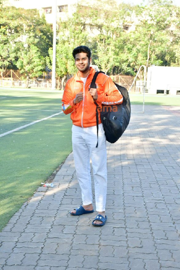 Photos: Kartik Aaryan, Dino Morea and others snapped at all-star FC football match in Juhu