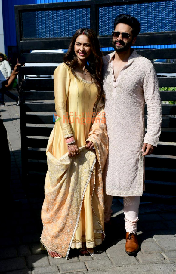 Photos: Newlyweds Rakul Preet Singh and Jackky Bhagnani arrived at a private airport in Mumbai