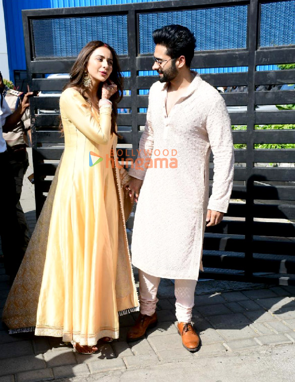 Photos: Newlyweds Rakul Preet Singh and Jackky Bhagnani arrived at a private airport in Mumbai