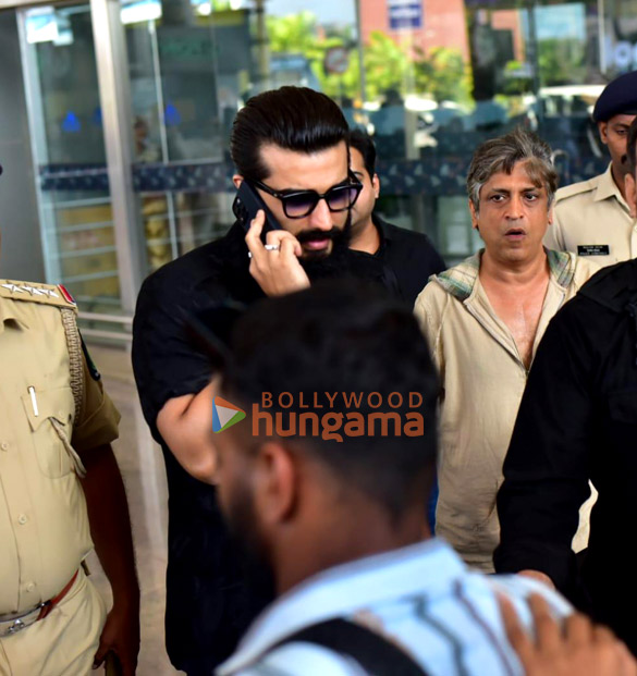 Photos: Shilpa Shetty Shetty, Raj Kundra and others snapped at Goa airport