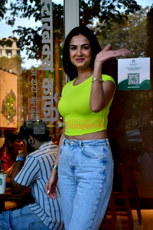 Photos: Sonal Chauhan snapped in Juhu