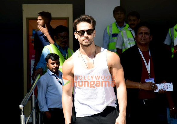 Photos: Tiger Shroff and Akshay Kumar snapped at Kalina airport