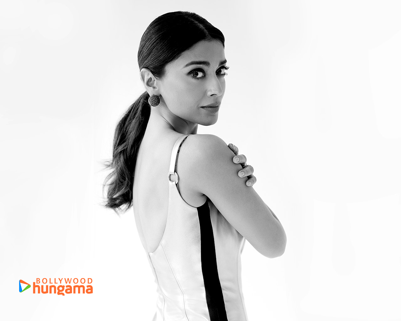 shriya-saran-wallpapers-shriya-saran-4-68-bollywood-hungama