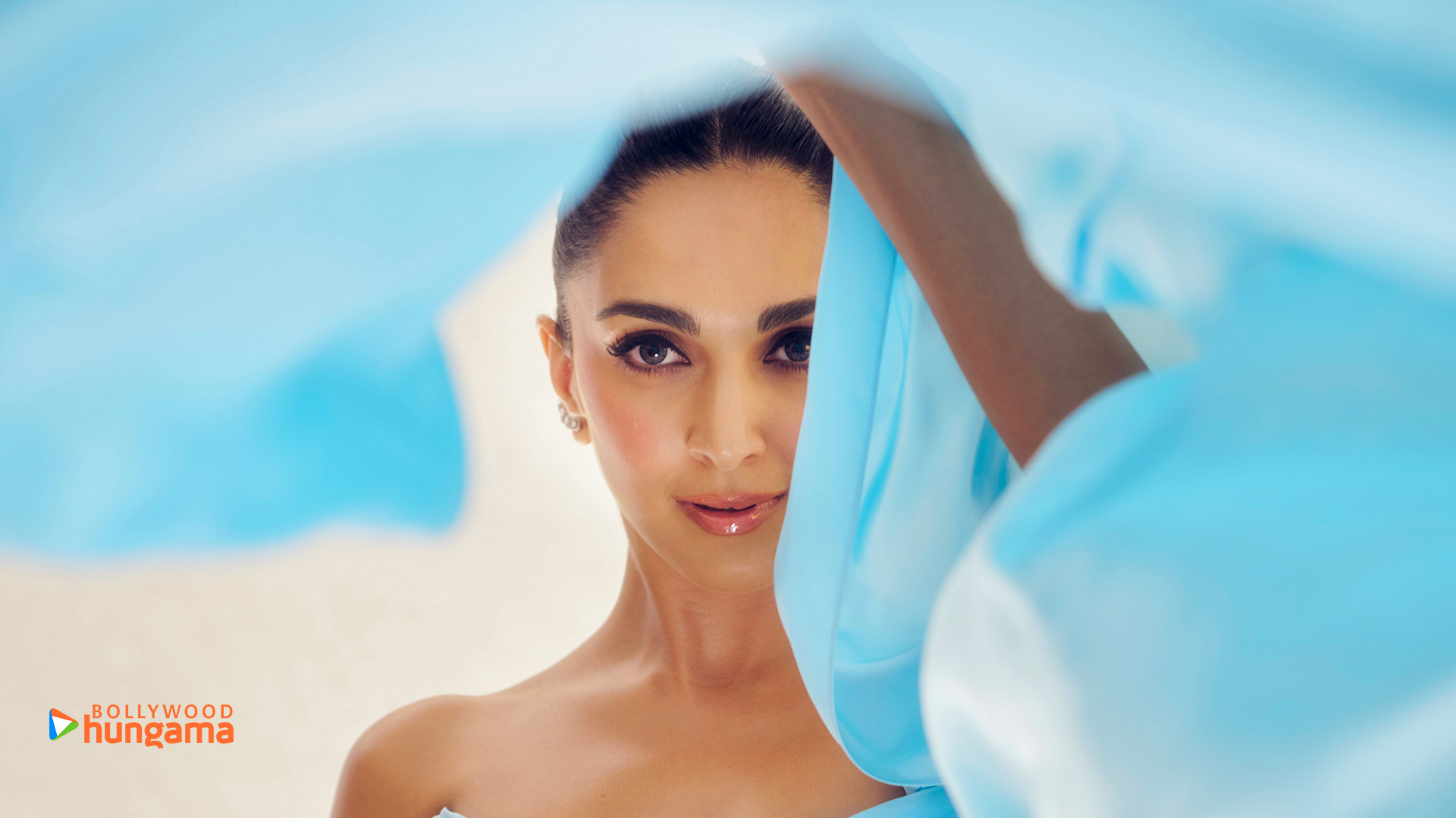 Kiara Advani Wallpapers | kiara-advani-5-35 - Bollywood Hungama