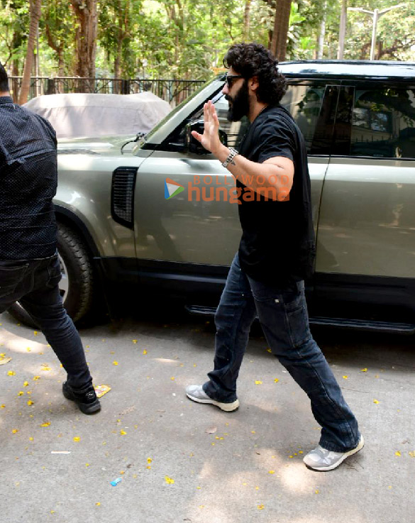 Photos: Arjun Kapoor and Amrita Arora snapped at Malaika Arora’s mother’s house in Bandra