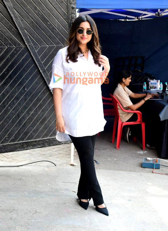 Photos: Parineeti Chopra snapped at Mehboob Studio in Bandra