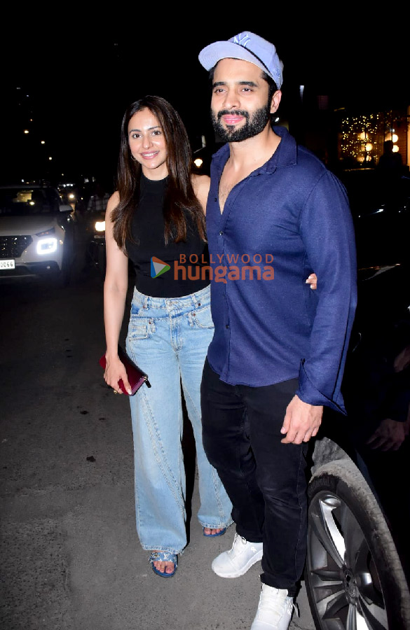 Photos: Rakul Preet Singh and Jackky Bhagnani spotted in Bandra