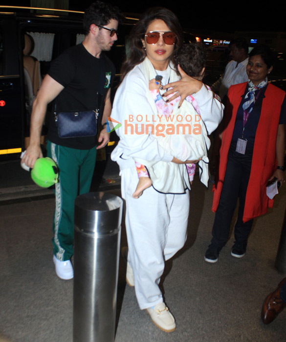 Photos: Saif Ali Khan, Kareena Kapoor Khan, Priyanka Chopra Jonas and Nick Jonas snapped at the airport