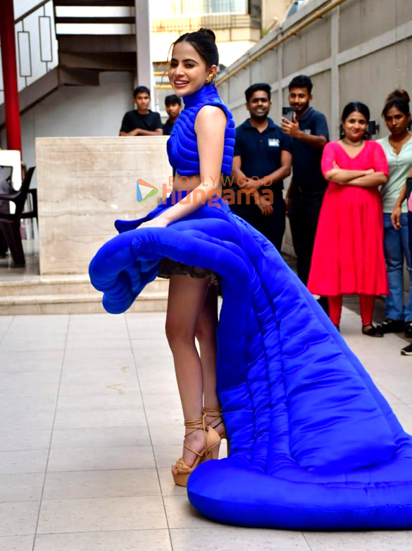 Photos: Uorfi Javed snapped in Juhu