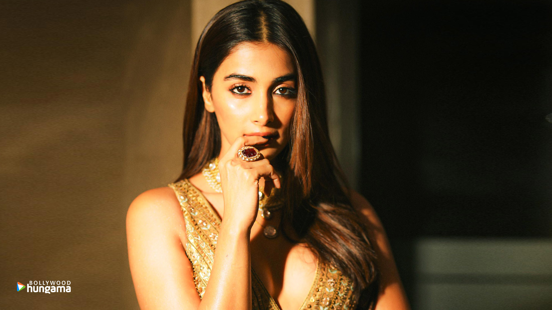 Pooja Hegde Wallpapers | pooja-hegde-11-11 - Bollywood Hungama