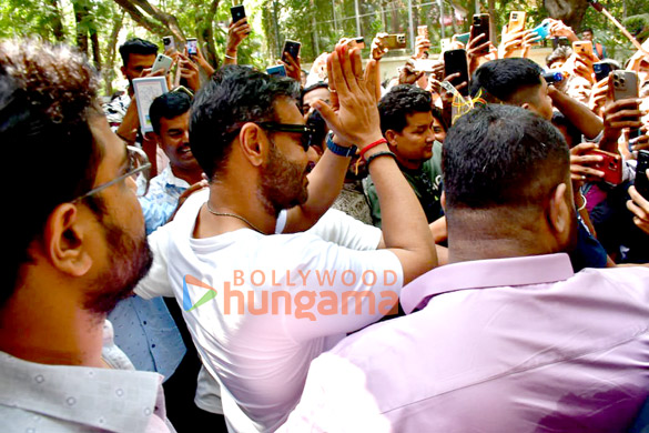 Photos: Ajay Devgn snapped celebrating his birthday with his fans outside his residence