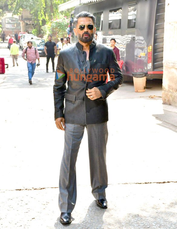 Photos: Madhuri Dixit, Suniel Shetty and others snapped on the sets of Dance Deewane 4