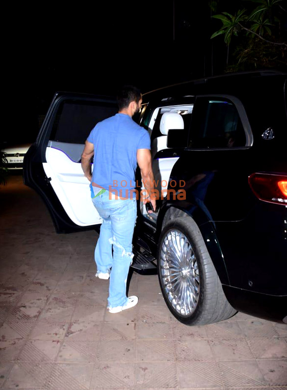 Photos: Shahid Kapoor and Mira Rajput Kapoor snapped in Bandra
