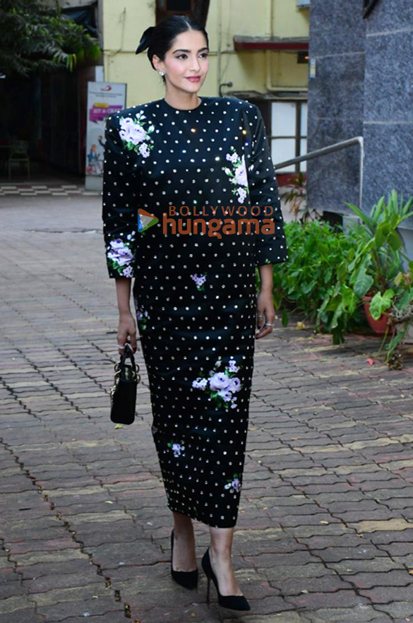 Photos: Sonam Kapoor Ahuja attends the book launch of 'Jungle Jugalbandi'