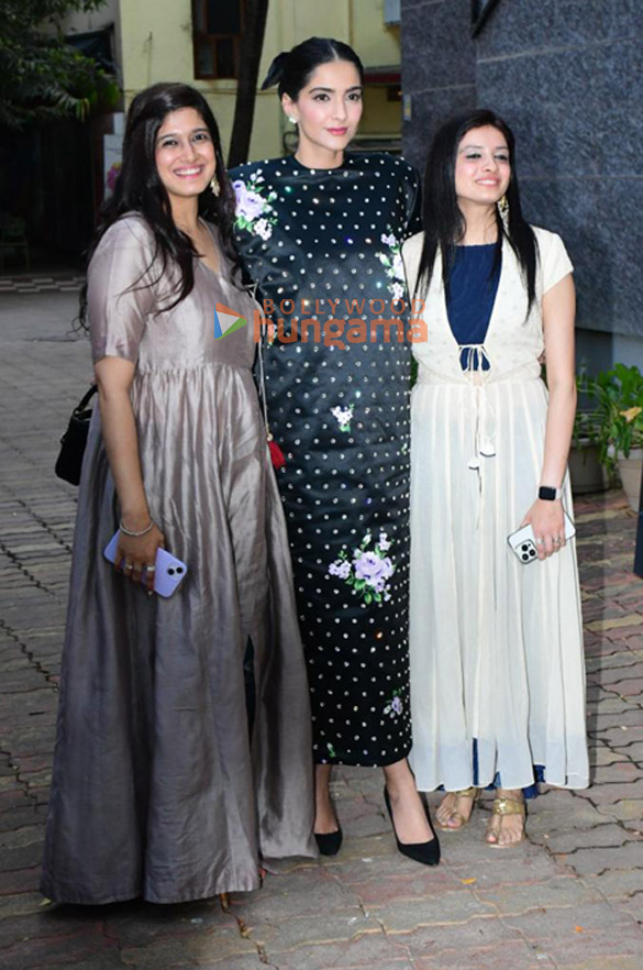 Photos: Sonam Kapoor Ahuja attends the book launch of 'Jungle Jugalbandi'