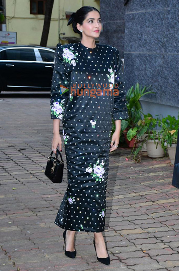 Photos: Sonam Kapoor Ahuja attends the book launch of 'Jungle Jugalbandi'