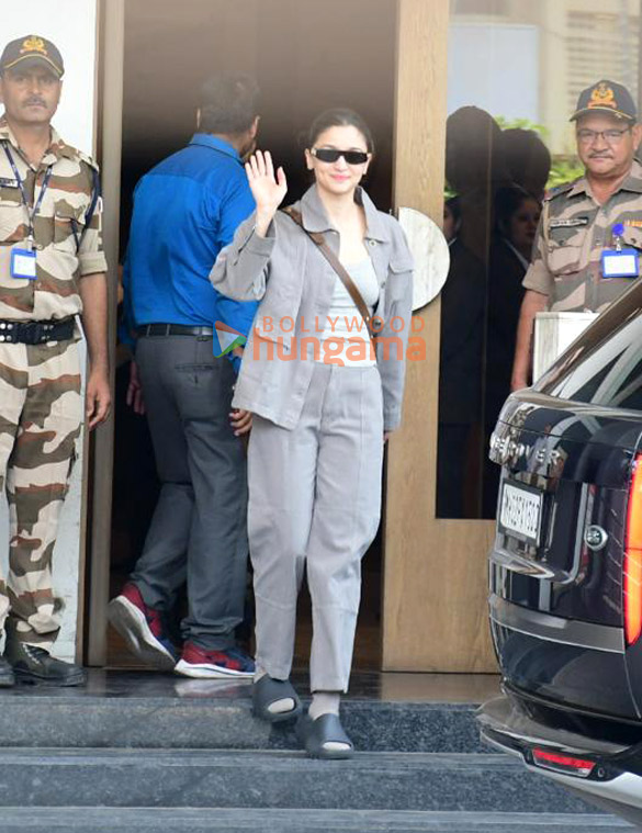 Photos: Alia Bhatt spotted at Kalina airport
