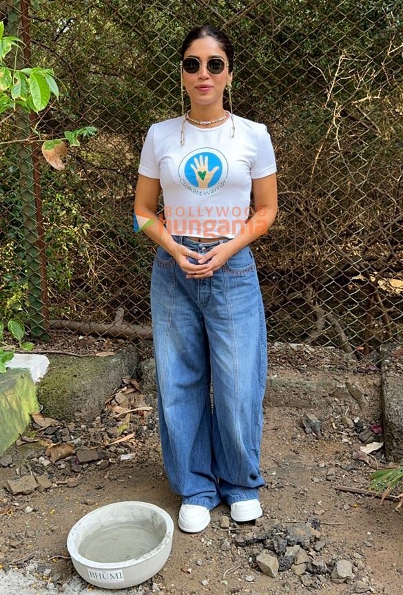 Photos: Bhumi Pednekar snapped installing water bowls in and around Versova