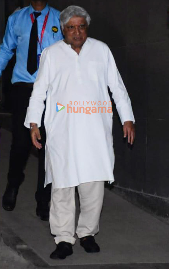 Photos: Chunky Panday, Javed Akthar and others snapped outside Hinduja Hospital in Khar