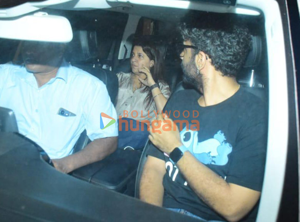 Photos: Chunky Panday, Javed Akthar and others snapped outside Hinduja Hospital in Khar