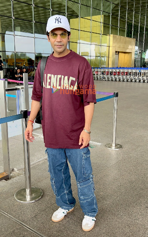 Photos: Akshay Kumar, Janhvi Kapoor and Rajkummar Rao snapped at the airport