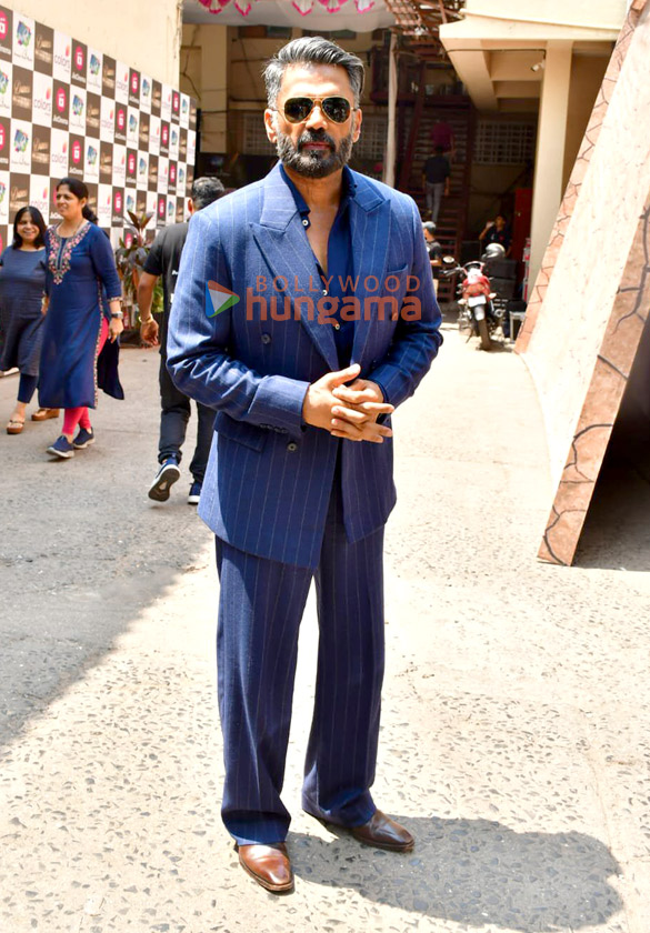 Photos: Madhuri Dixit, Suniel Shetty and Urmila Matondkar snapped on the sets of Dance Deewane 4