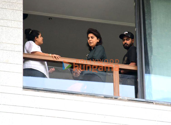 Photos: Neetu Singh snapped at Ranbir Kapoor’s new residence in Pali Hill