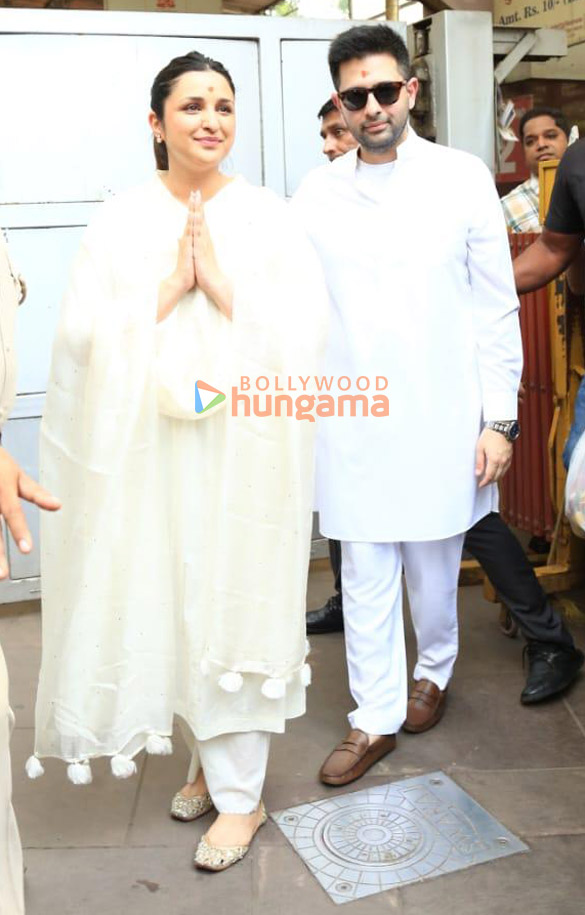 Photos: Parineeti Chopra and Raghav Chadha snapped at Siddhivinayak Temple in Mumbai