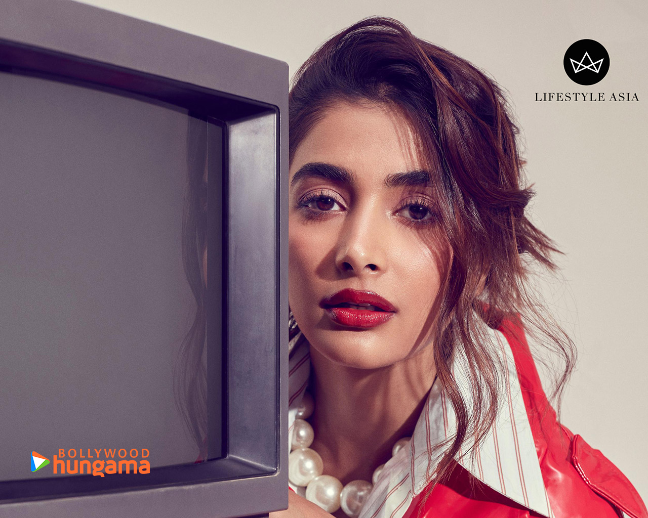 Pooja Hegde Wallpapers poojahegde657 Bollywood Hungama