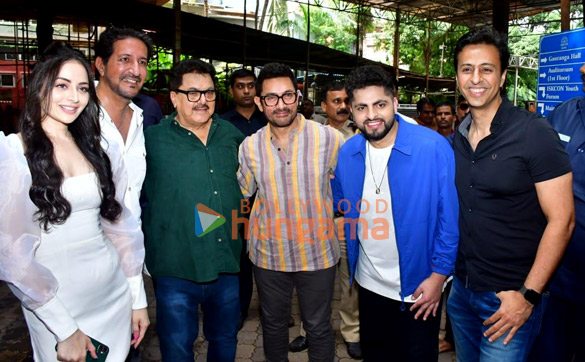 Photos: Aamir Khan snapped Raj Pandit's Kooriye launch and special screening at Iskcon Auditorium, Juhu