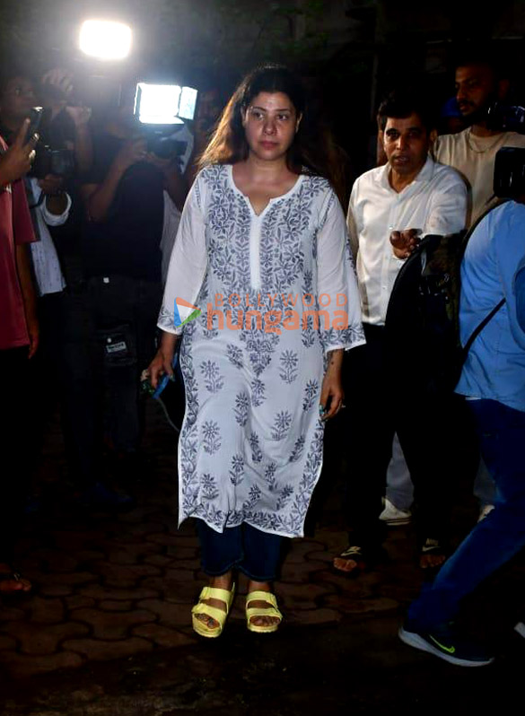 Photos: Celebs arrive at Farah Khan’s house to pay last respects to Menaka Irani