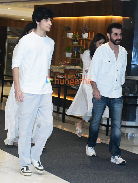 Photos: Celebs attend the prayer meet of Krishan Kumar's daughter Tishaa Kumar