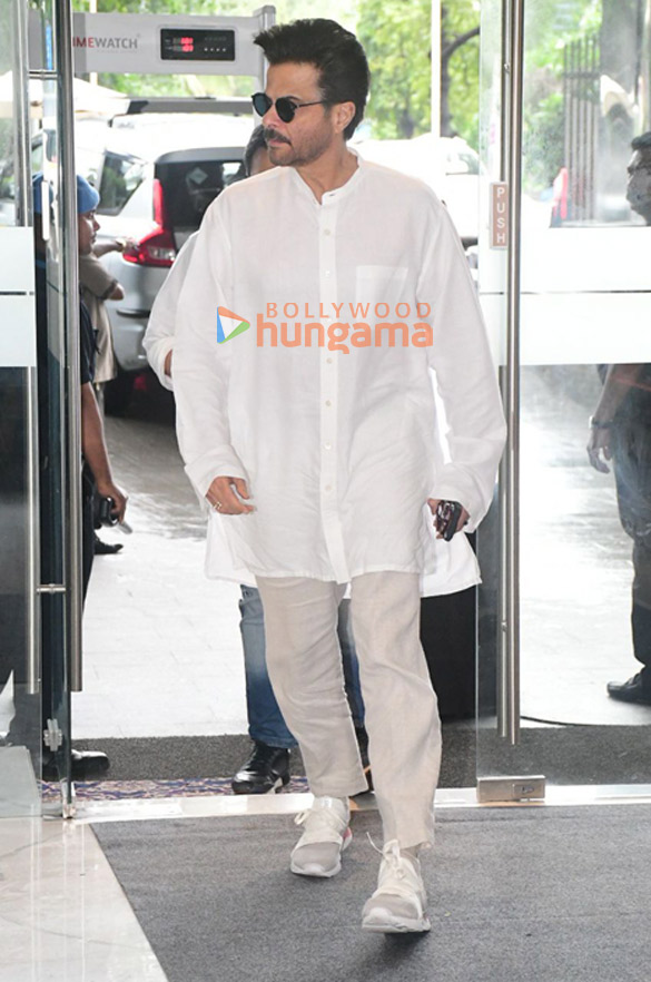 Photos: Celebs attend the prayer meet of Krishan Kumar's daughter Tishaa Kumar