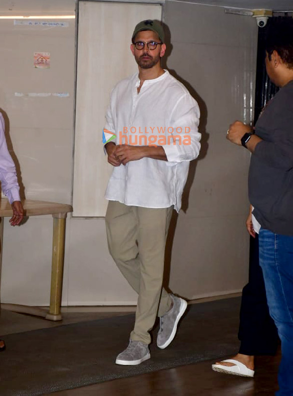 Photos: Hrithik Roshan, Kajol, Sania Mirza and others snapped at Farah Khan's residence